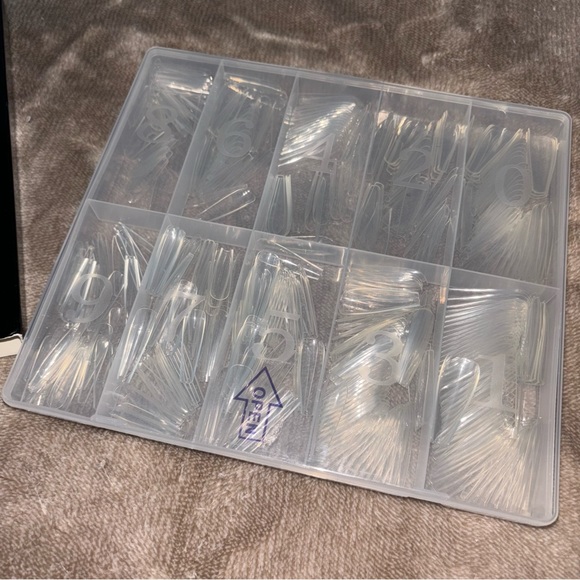 Clear Press On Nails - Picture 4 of 5